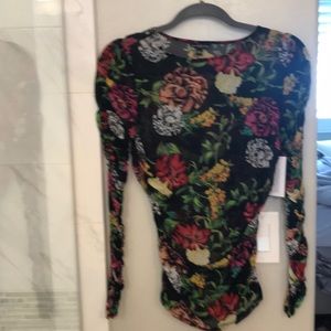 Guess  Flowered Top NWT 💐